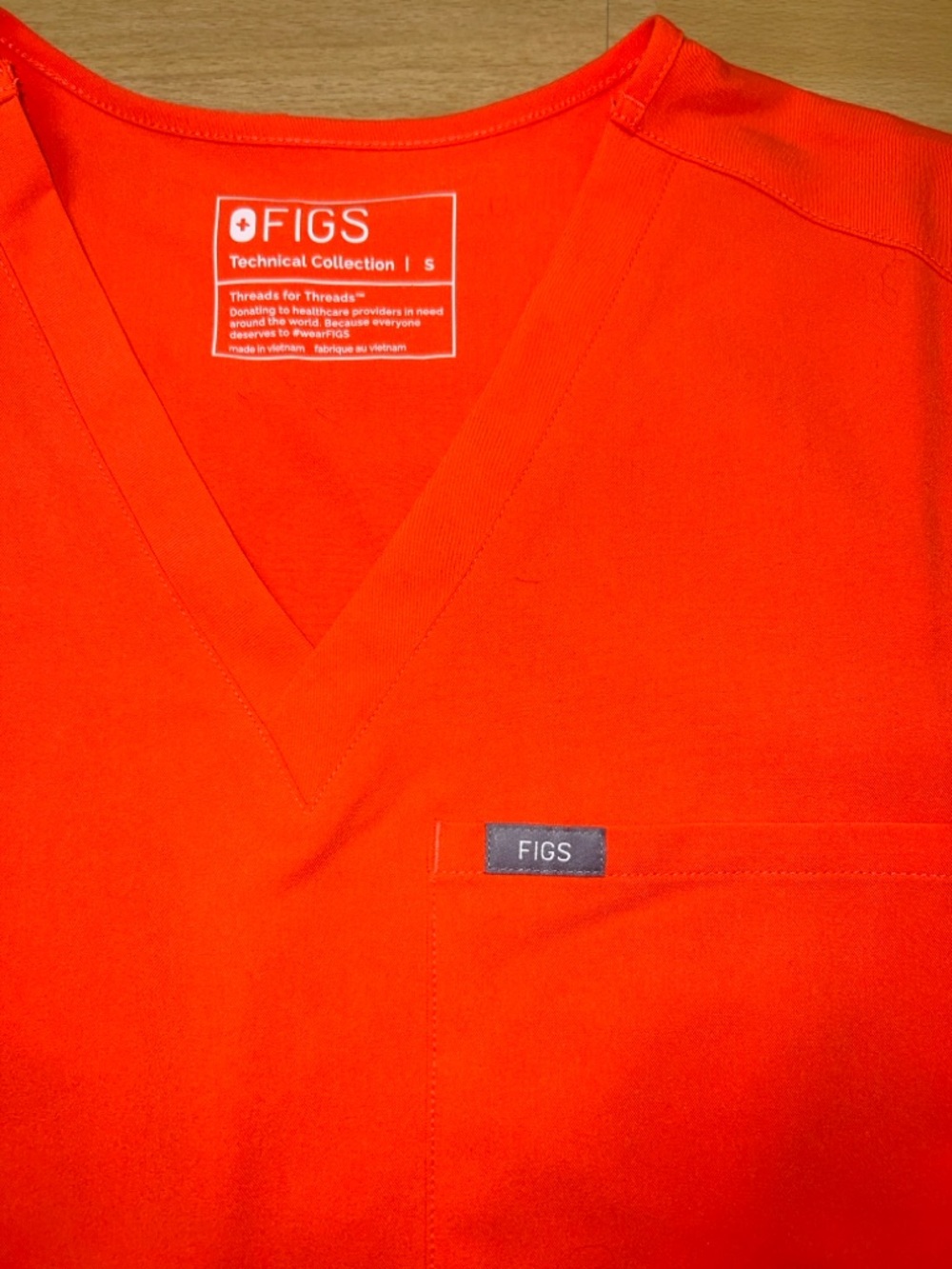 FIGS Catarina one pocket top, Zamora pants set - Picture 3 of 6